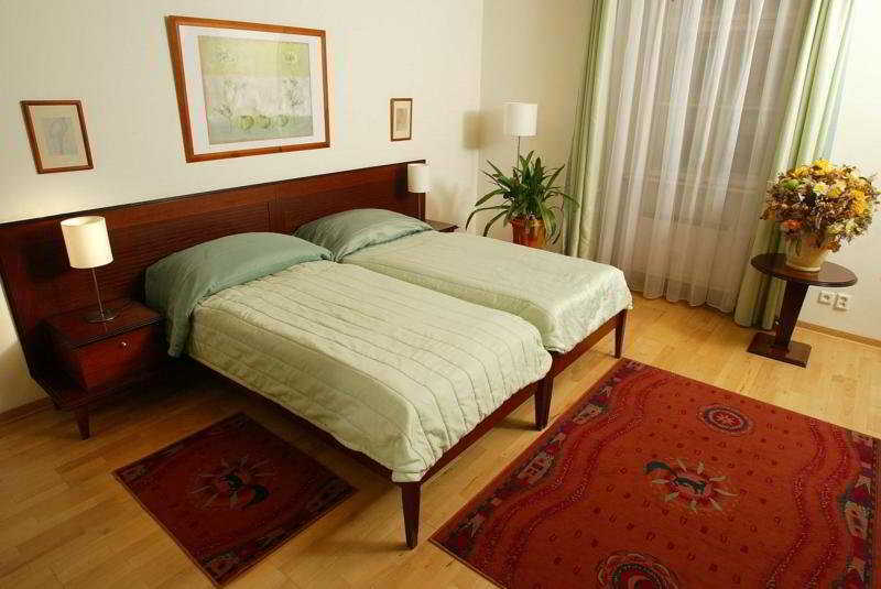 Cerna Liska Hotel Praag Buitenkant foto