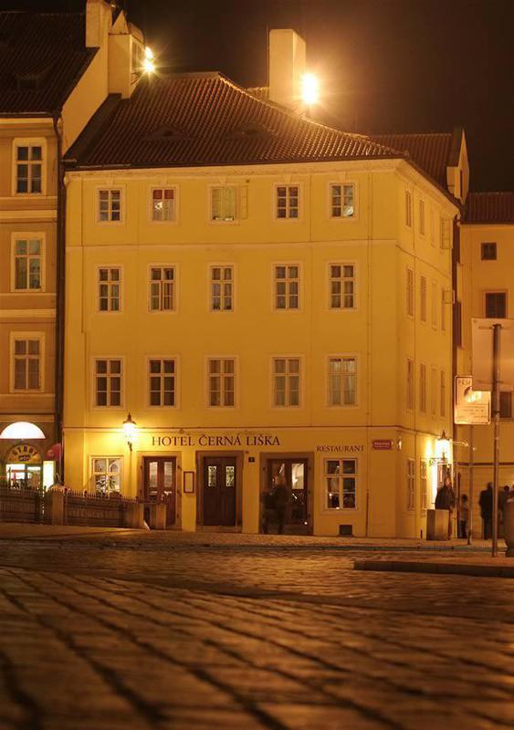 Cerna Liska Hotel Praag Buitenkant foto